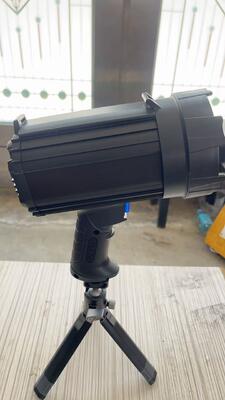 با استند و قابلیت شارژ دستی لامپ LED-UV