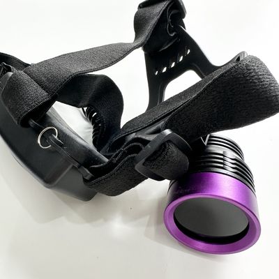 لامپ سیاه از نوع کلاه ایمنی UV با قابلیت تنظیم 90 درجه بالا و پایین، با 30 عدد LED با طول عمر متوسط، ناحیه تابش 50 میلی‌متری