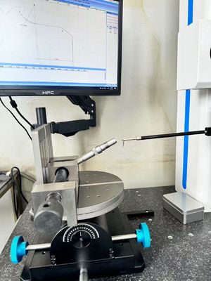 دستگاه اندازه‌گیری پروفیل زبری SRT-210G با محدوده اندازه‌گیری 100 میلی‌متر