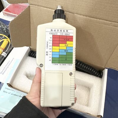 قضاوت در مورد خرابی یاتاقان‌های غلتشی و جعبه دنده با دستگاه اندازه‌گیری ارتعاشات جیبی