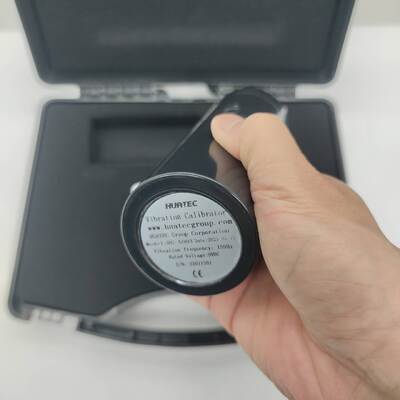 کالیبراتور لرزش برای کالیبراسیون مبدل‌های لرزش کوچک