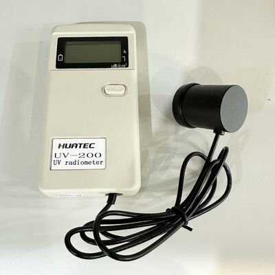 پرتو سنج فشرده UV-200 کاوشگر چند طول موج نور کم نور 9 ولت با باتری لامپ UV دستگاه اندازه گیری تابش
